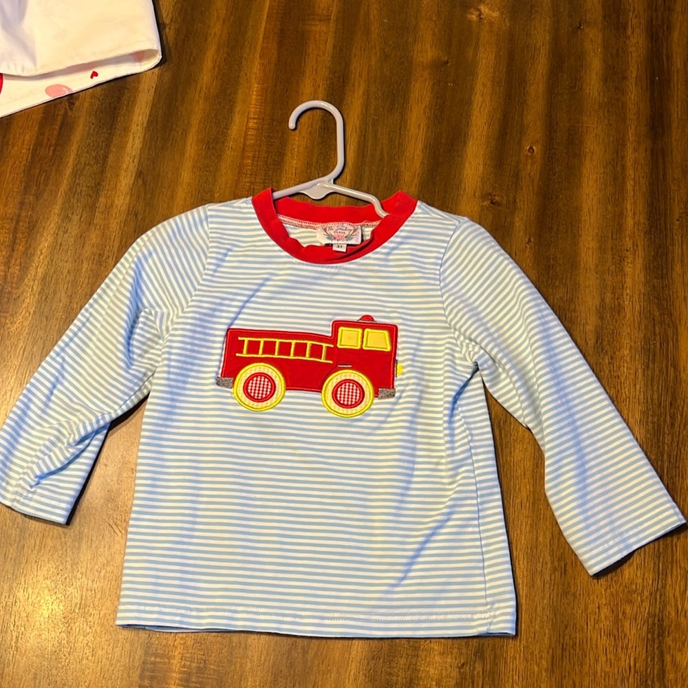 3T shirt.